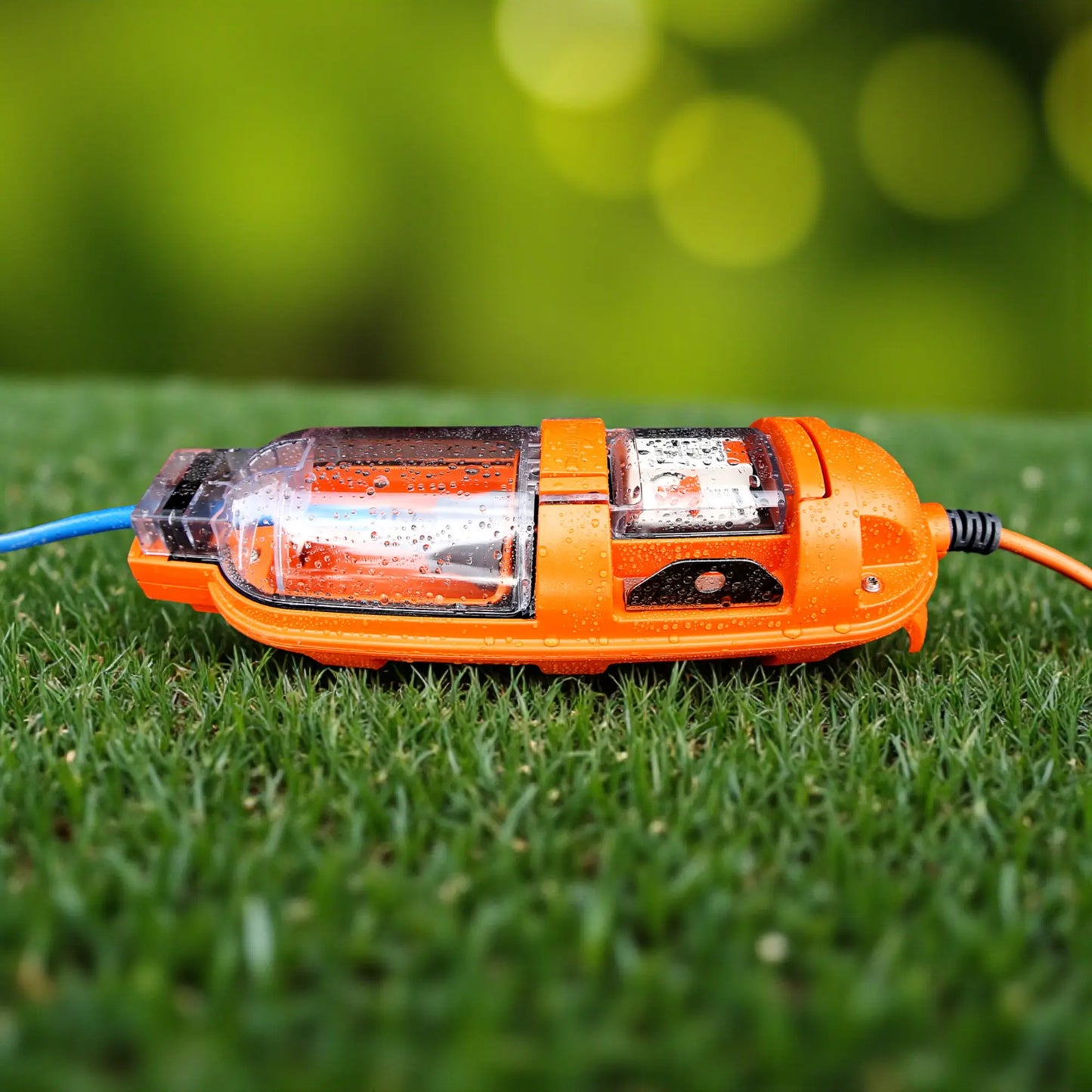 Sample in use shot of the Ampfibian Max