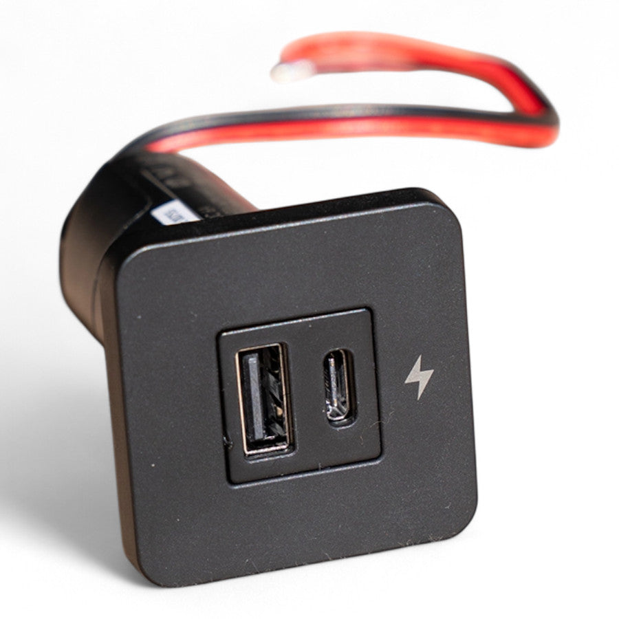 caravan usb a and usb c interior charger black