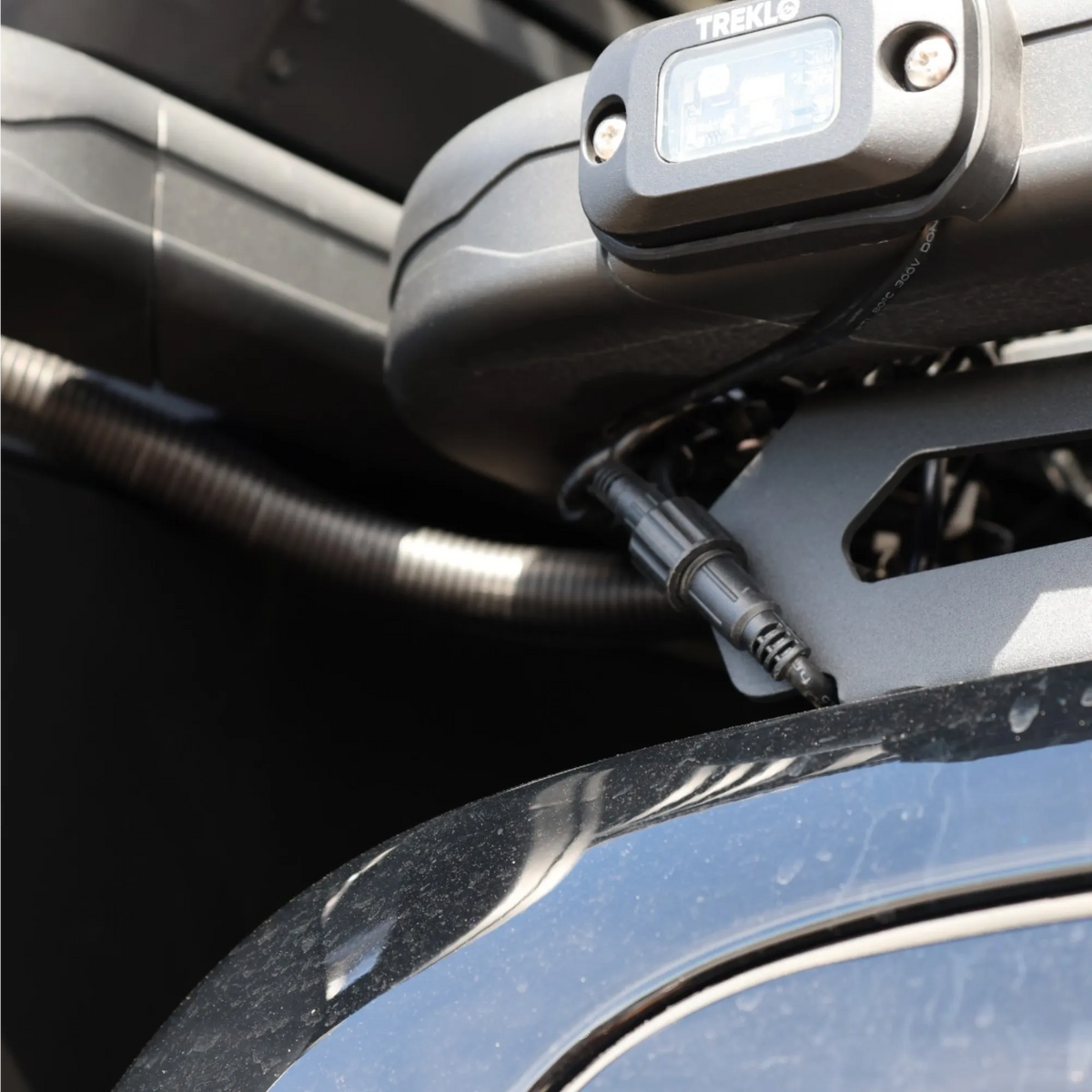 Twin LED light wiring cables for 4WD canopies requiring waterproof electrical connections